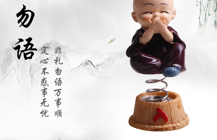 Bốn không nhỏ tu sĩ bảo hiểm xe hơi đồ trang trí an toàn xe cung cấp sáng tạo nội thất xe dễ thương nhà búp bê nhỏ đồng hồ trang trí xe hơi