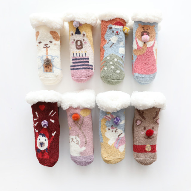 Coral velvet socks for women in autumn and winter, cute rabbit home sleeping socks, thickened warm confinement plush carpet socks