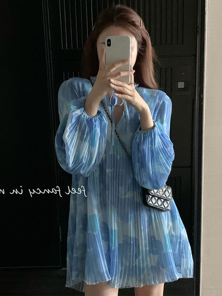 2022 summer and spring new cold wind women's high-end dress design sense niche artistic pleated short skirt