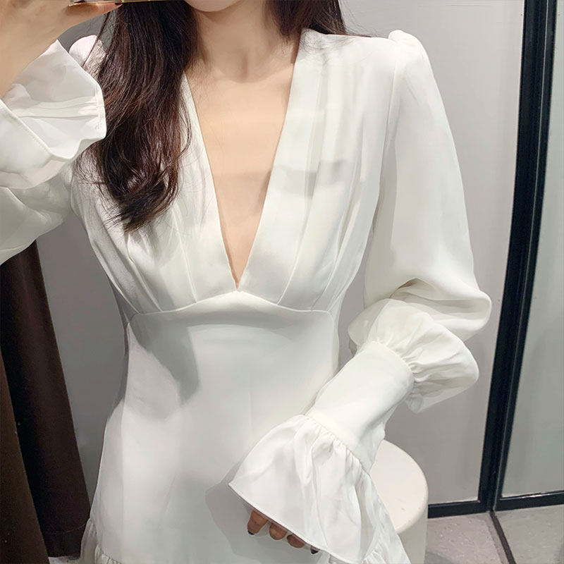 Spring 2022 new women's tea break French white dress design small age-reducing skirt Western style slimming
