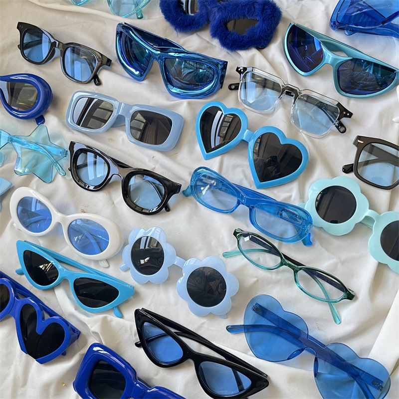 Best Friend's Graduation Party Cat-Eye Blue Dopamine Heart Sunglasses Sun Protection Stylish Street Style Sunglasses for Women Best Friend's Graduation Party Cat-Eye Blue Dopamine Heart Sunglasses Sun Protection Stylish Street Style Sunglasses for Women