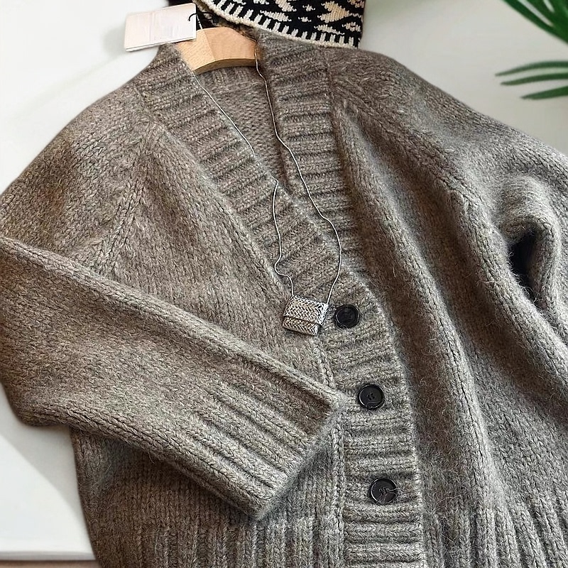 [Yang Yang Handmade] Timeless Yak Wool Hand-Knitting Yarn Kit - Knitting a Cardigan from Top to Bottom