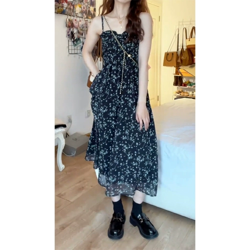 Черное летнее платье, приталенный корсет, французский стиль, в цветочек