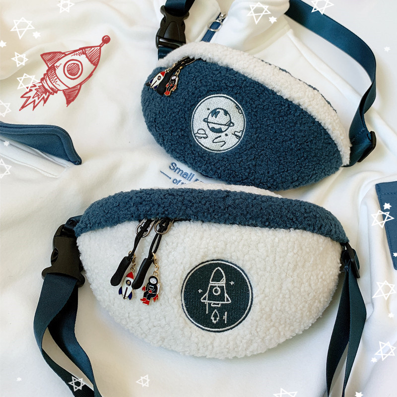 2022 autumn and winter new casual lamb wool waist bag female cute girl plush bag all-match messenger bag chest bag tide