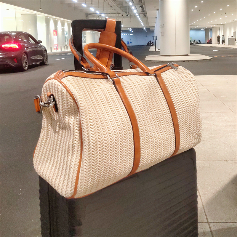 Woven Travel Bag for Women 2025 New Sports and Fitness Bag Business Trip Luggage Boarding Bag Lightweight Soft Leather Handbag