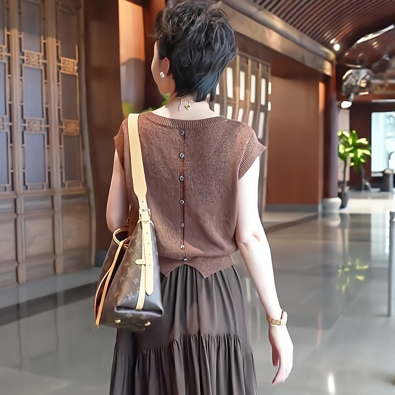 Fashionable and Stylish Flutter-Sleeve Knit Top for Women, Summer Style, High-End Coffee Color, Round Neck, Sleeveless Knit T-Shirt, Commuter Style