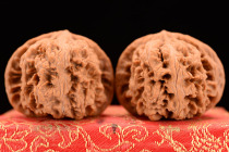 Generals arm lion head extra large 49 boutique collection grade Wenwan walnut handle to play hemp walnut big thick tendons