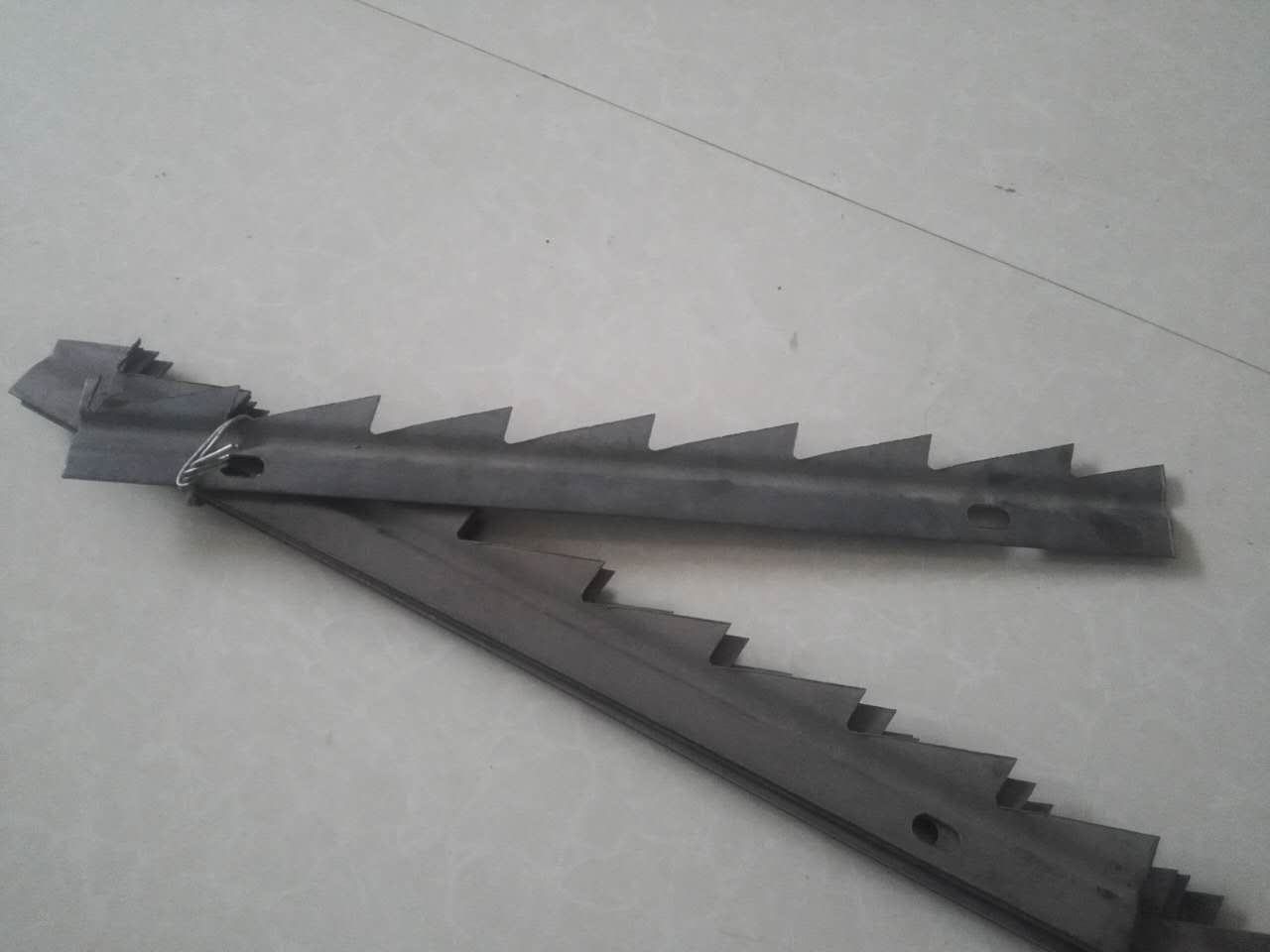 Foton Revol RG40 upper cutter conveying rack long rack short rack upper knife sawtooth rack to send grass teeth