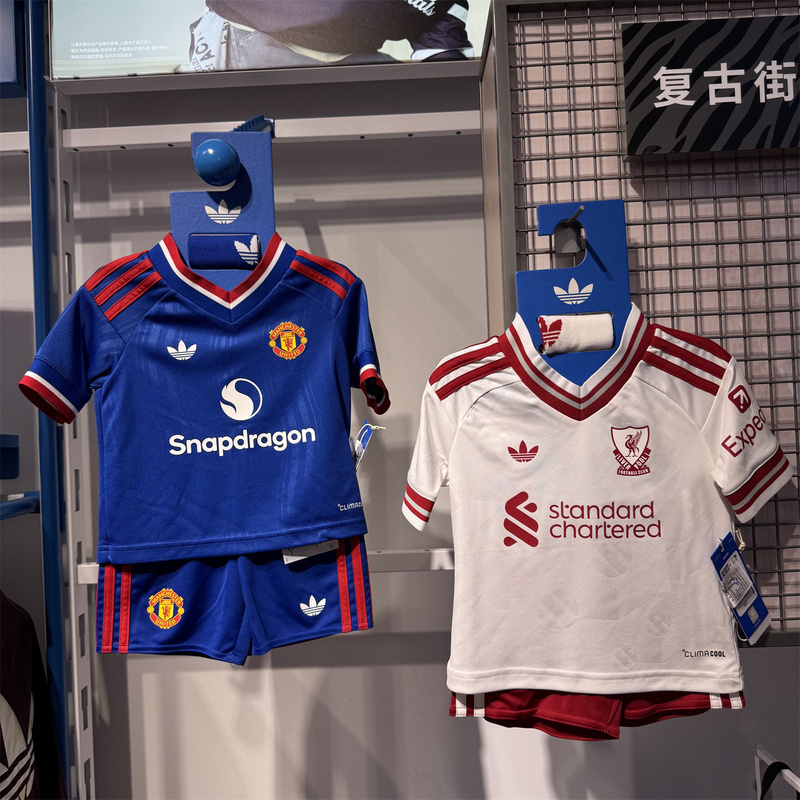 Adidas Kidsren's Clothing 26 New Kidsren's Football Uniform Quick-Drying Short-Sleeved Jersey Shorts Manchester United Team Uniform Suit Kc4809 Adidas Kidsren's Clothing 26 New Kidsren's Football Uniform Quick-Drying Short-Sleeved Jersey Shorts Manchester United Team Uniform Suit Kc4809