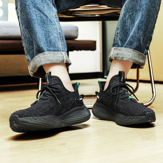 Men's Sports Shoes 2025 Summer New Style Mesh Breathable Casual Running Shoes Black Soft Sole Lightweight Non-Slip Fly-Knit Shoes