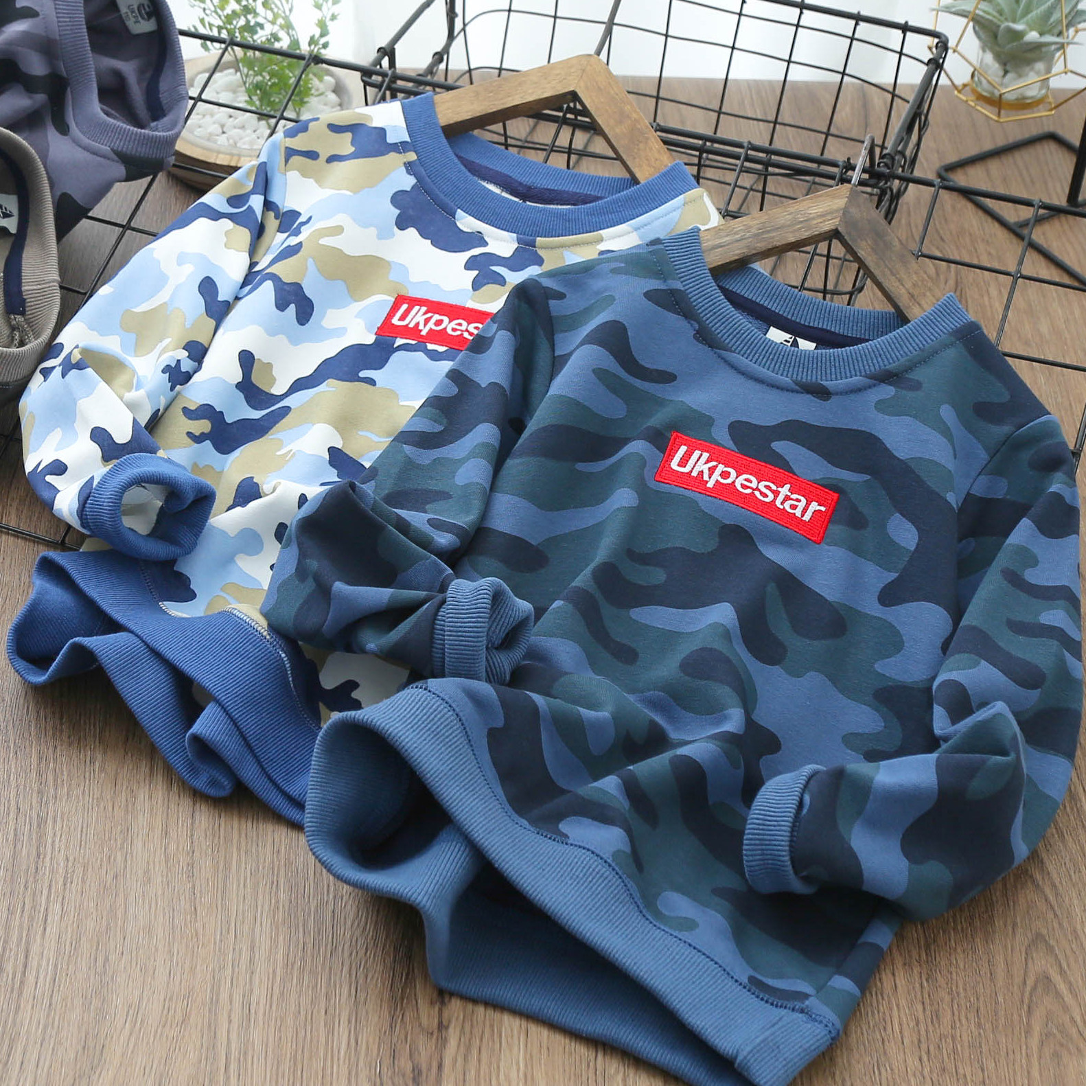 Boy camouflak sweatshirt new children pure cotton cover headshirt baby autummy blouses sports clothes for spring and autumn children's clothes