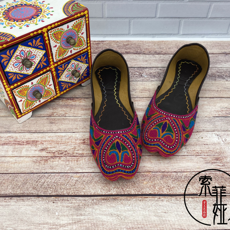 Pakistan handmade refined handmade embroidered fine wool thread embroidered colourful wool thread embroidered boutique shoes