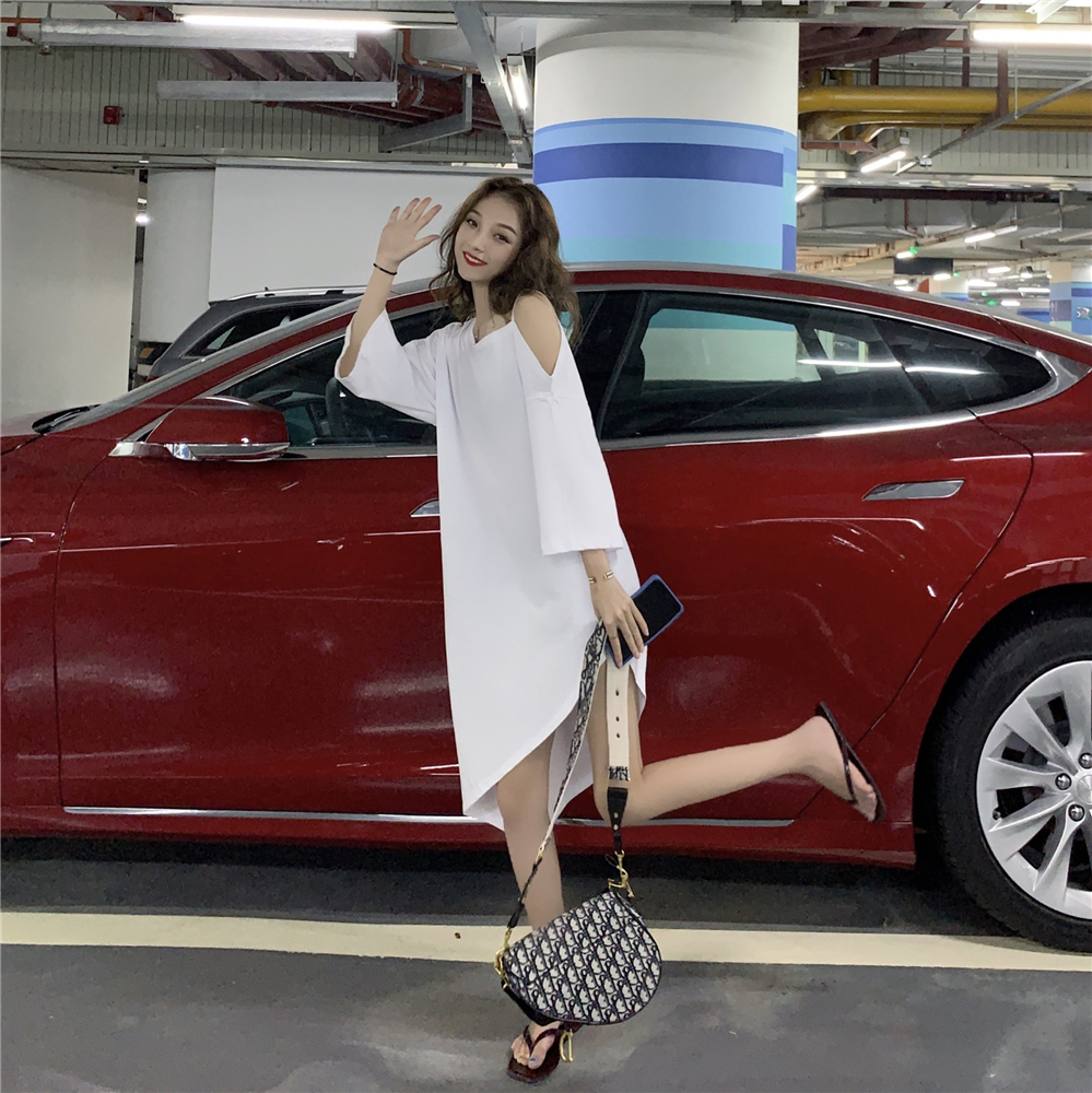 VK旗艦店 韓系純色斜領吊帶露肩不規則短袖洋裝