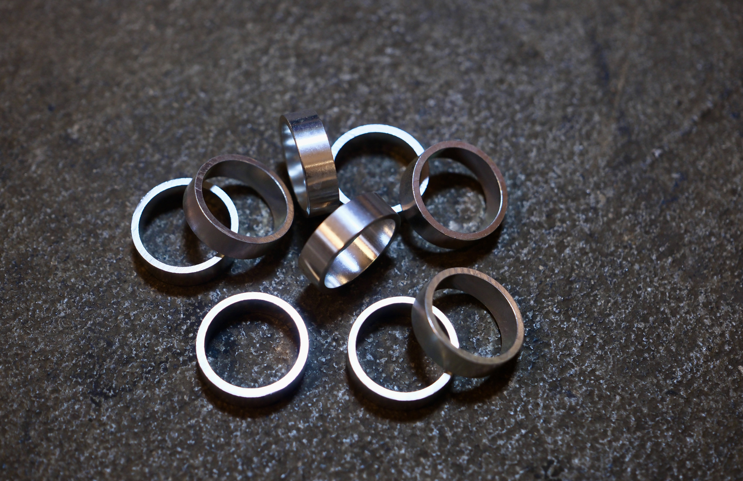 The fixed flight mountain bike handlebar height-increasing washer is made of aluminum alloy and has an inner diameter of 28.6 for the front fork