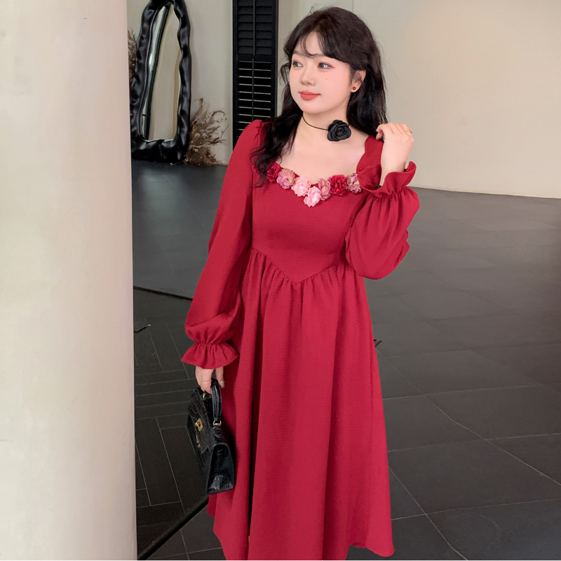 Plus-Size Red Dress for Women with a Design That Covers the Belly, Loose Fit for Spring and Autumn, Waist-Cinching Engagement Dress