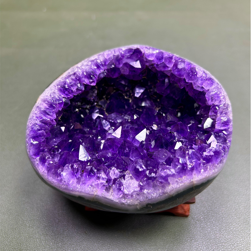Natural Amethyst Cluster, Dinosaur Egg, Money Bag, Energy Transfer, Demagnetization, Purification, Versatile for Office and Home Decor