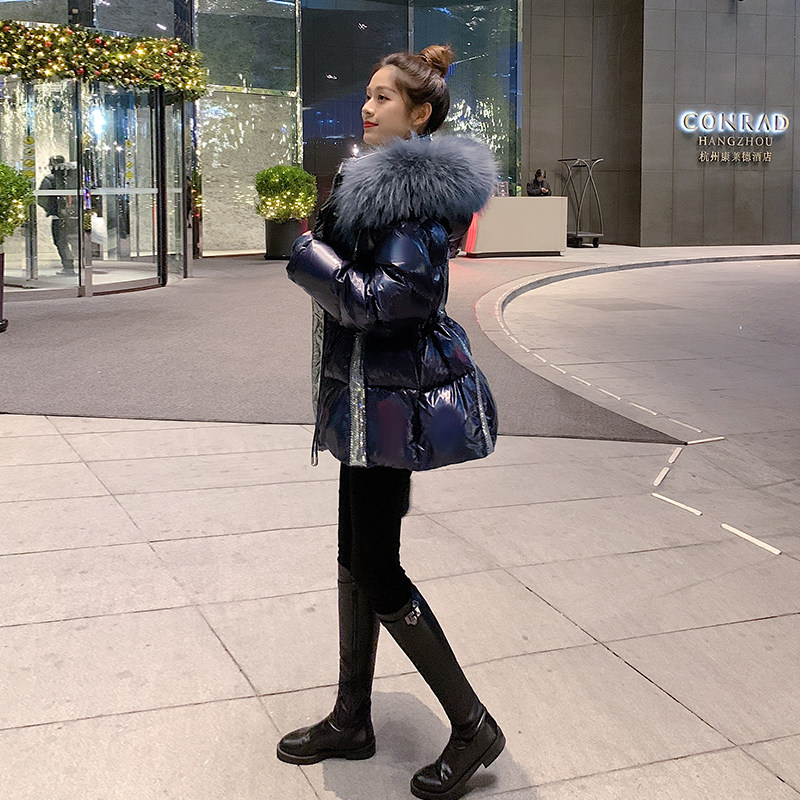 High-end big fur collar disposable glossy down jacket 2022 women's short waistband small Klein blue coat