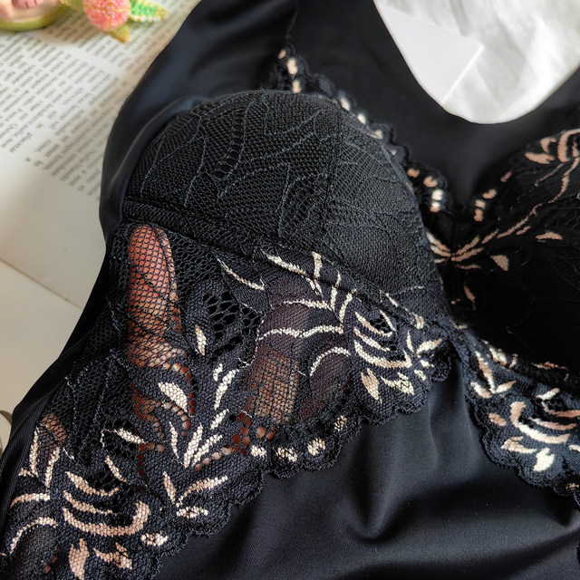 ການຄ້າຕ່າງປະເທດແມ່ຍິງຂະຫນາດໃຫຍ່ sexy lace seamless micro-shaping all-in-one vest bra ໂດຍບໍ່ມີການ rims ເຄິ່ງຫນຶ່ງຂອງຮ່າງກາຍ tightening ແລະຮູບຮ່າງຂອງຮ່າງກາຍ
