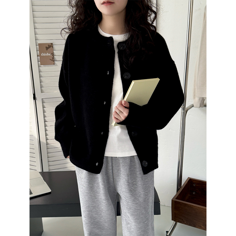 Round-Neck Black Knitted Cardigan for Women, New Autumn and Winter Style, Lazy Style, Loose and Soft Sweater Jacket, Versatile Knitted Sweater, Thick