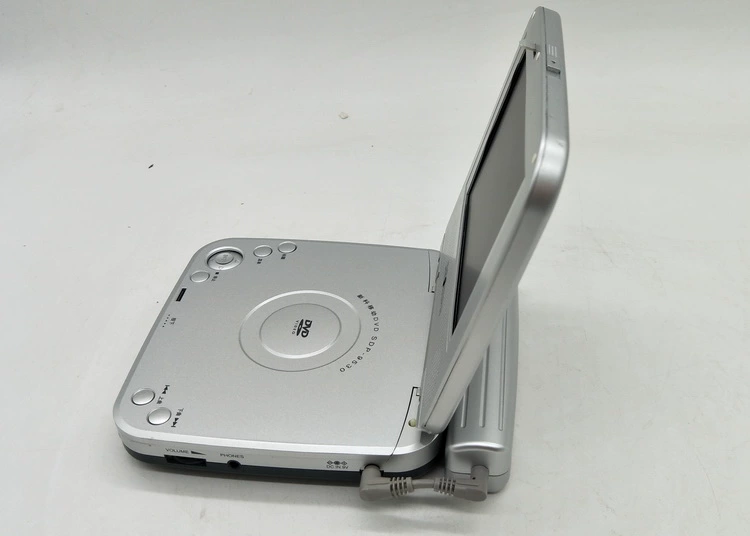 Xử lý máy không tốt Nhãn hiệu DVD Walkman CD Máy nghe nhạc CD Walkman Tiếng Anh MP3 điều khiển từ xa màn hình 5 inch - Máy nghe nhạc mp3 máy mp3 bluetooth