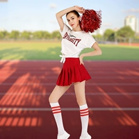 Белая красная юбка, носки