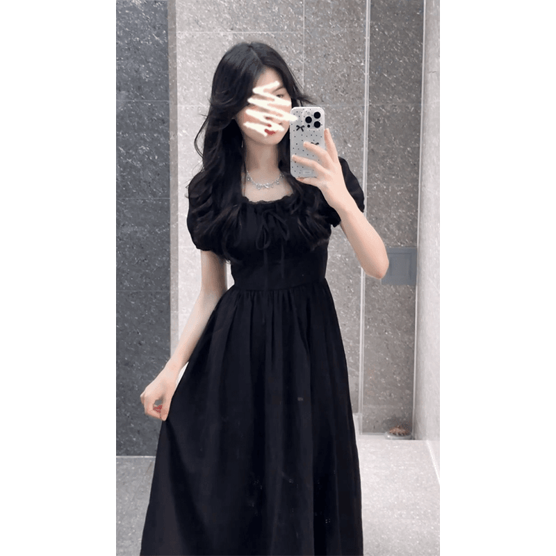 New Style Elegant Hepburn-Style Black Dress with a French High-End Feel, One-Shoulder Neckline, Mid-Length, Fashionable Black Dress with Puff Sleeves