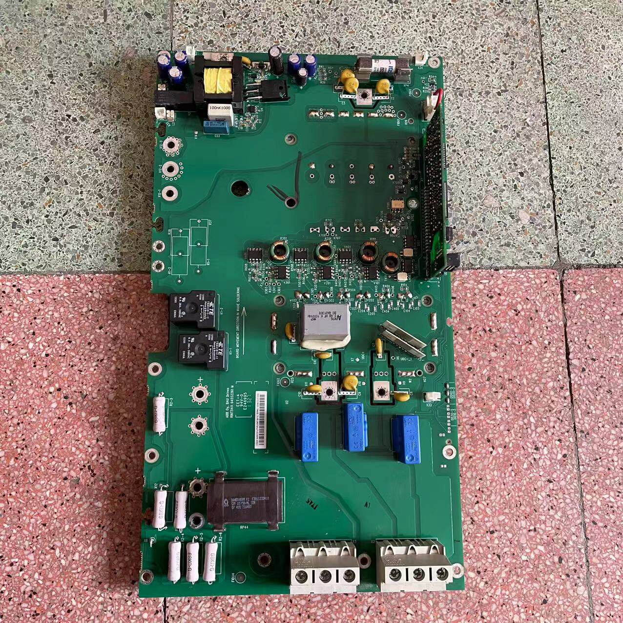 RINT-5411C is the ABB converter ACS800 with module 18 5KW and 22KW main power board drive board