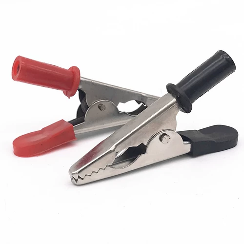 Электромобиль, большие медные щипцы для бутылочек с зарядкой, крокодил