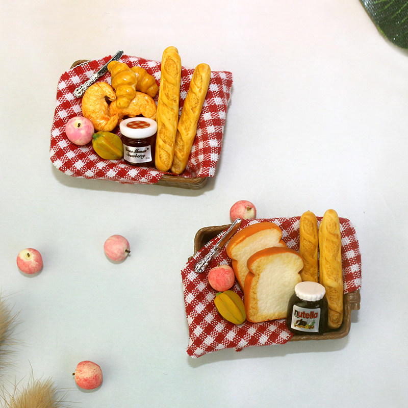 52DOLLHOUSE Dollhouse toy Model Miniature Food Toy Mini Bread Basket D450