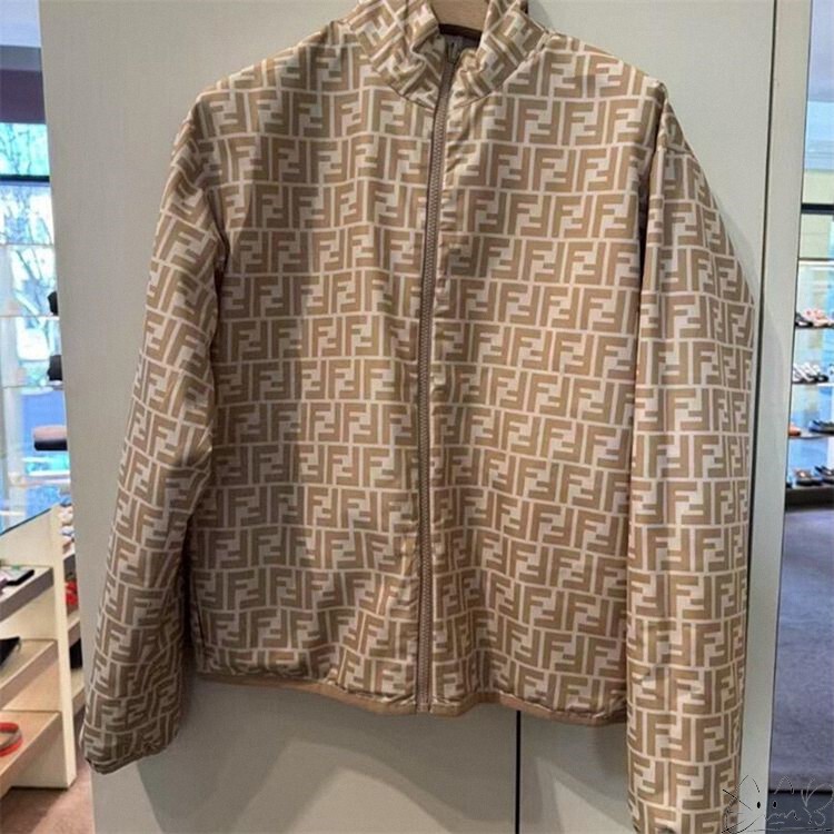 Fendi/Fendi New Classic Color-Blocking Monogram Letter Patchwork Vertical Stripe Reversible Jacket for Men and Women Fendi/Fendi New Classic Color-Blocking Monogram Letter Patchwork Vertical Stripe Reversible Jacket for Men and Women