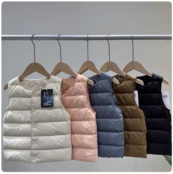 New National Standard 90% down Lightweight Warm Duck down Thickened Solid Color Vest for Men, Women, and Children, Suitable for Both Inner and Outer Wear New National Standard 90% down Lightweight Warm Duck down Thickened Solid Color Vest for Men, Women, and Children, Suitable for Both Inner and Outer Wear
