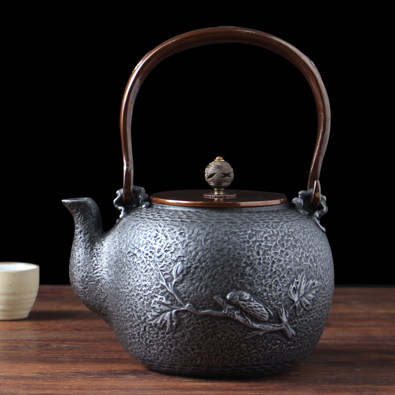 Japanese iron pot 2L large capacity old iron pot Cast iron pot Teapot Special black crystal furnace for making tea Special tea