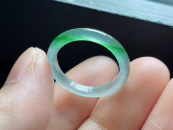 Natural jadeite a goods ice floating green ring ring inner diameter 17.3-2.6-2.6mm no. 15 ring