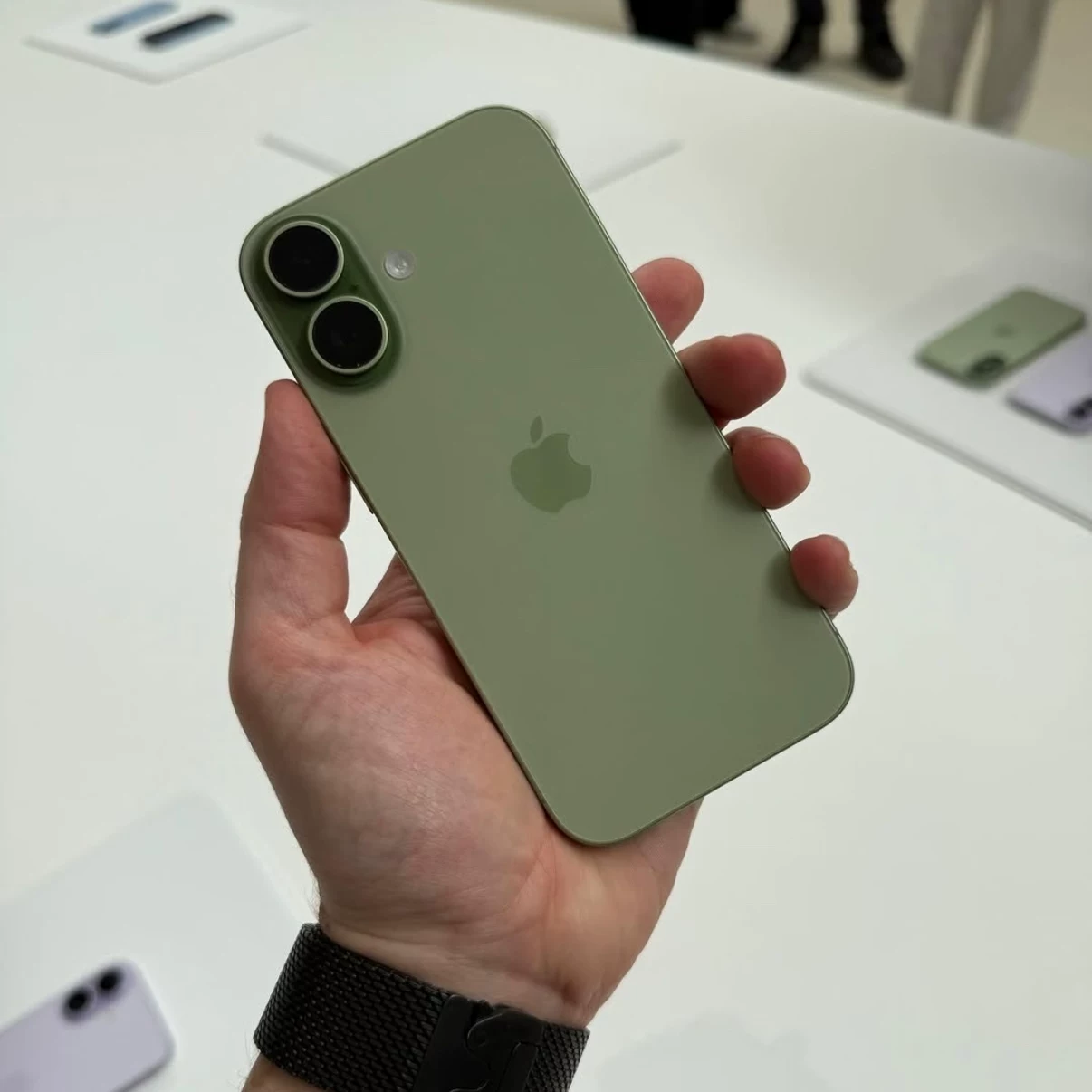 Apple/ Iphone 17, осенний iPhone17 ProMax, поддержка всех стандартов сетевой связи, тренд сезона