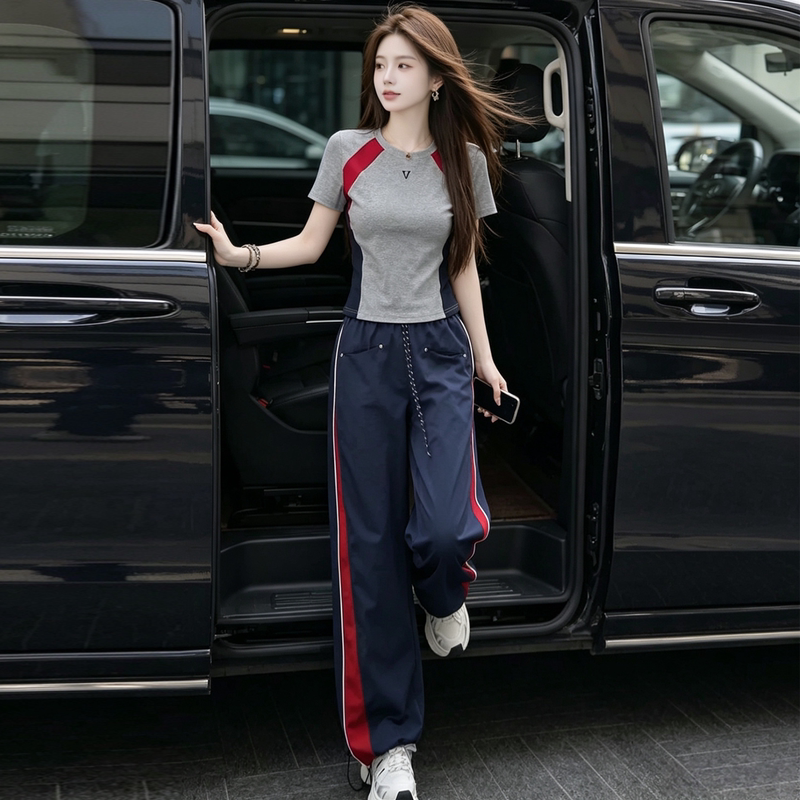 Super Cool and Stylish Casual Sports Suit for Women, Summer High-End European Style, Elegant Short-Sleeve T-Shirt and Wide-Leg Pants Two-Piece Set, Trendy