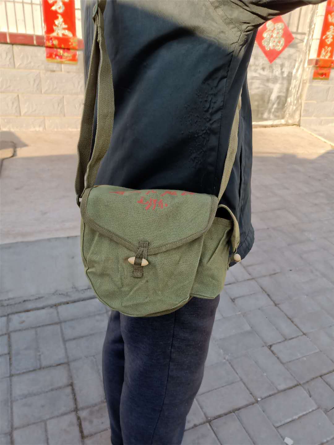 70s canvas bag with side pocket 56 drum bag shoulder bag wooden buckle old canvas bag 7 62 oblique cross bag with quotations