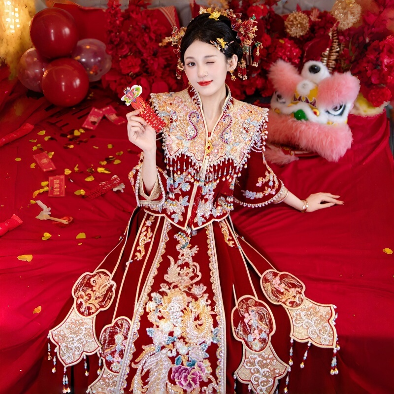 Damyun Heavy Industry Xiuhe Dress 2026 New Style Bride Wedding Chinese Dress Low V-Neck Slim Fit Wedding Gown Damyun Heavy Industry Xiuhe Dress 2026 New Style Bride Wedding Chinese Dress Low V-Neck Slim Fit Wedding Gown