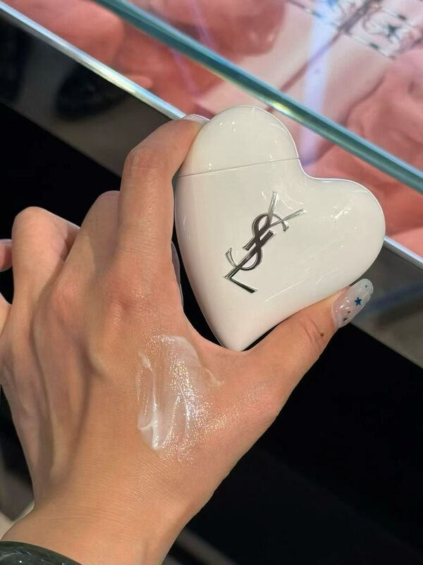 Ysl New Product Heart-Shaped Travel-Sized Hand Cream, Can Be Used on Body, Moisturizing, Non-Sticky, Authentic
