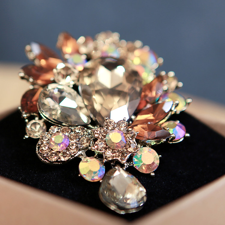 Broche femme en cristal autrichien - Ref 1174034 Image 11