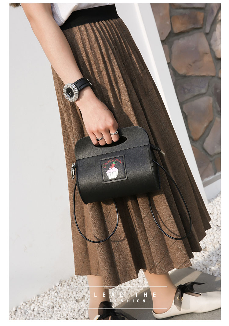 Túi đeo vai nữ túi xách Messenger Túi nhỏ giản dị mùa thu đông mới Phiên bản Hàn Quốc của túi nữ dễ thương thủy triều để gửi gói thẻ túi xách nữ hàng hiệu dior