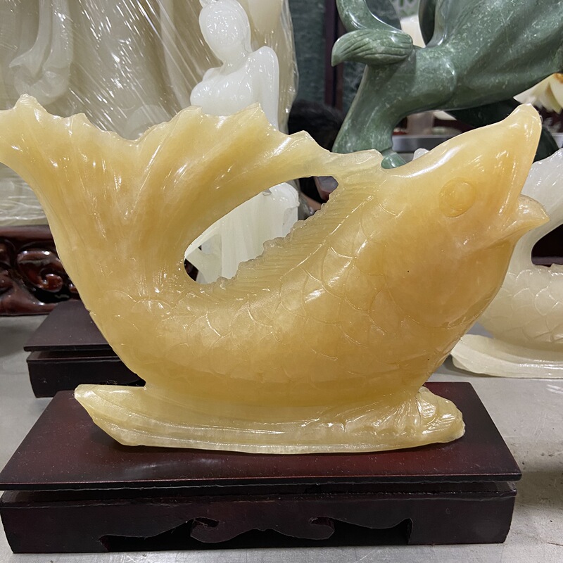 Yellow Jade Fish Leaping over the Dragon Gate Ornament, Symbolizing Prosperity Every Year, Carp Leaping over the Dragon Gate, Decoration Gift for Housewarming and Business Opening, a Symbol of Career Advancement