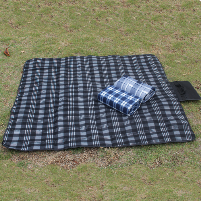 Outdoor folding portable camping moisture-proof mat home floor mat lawn barbecue leisure tent self-driving plus velvet mat