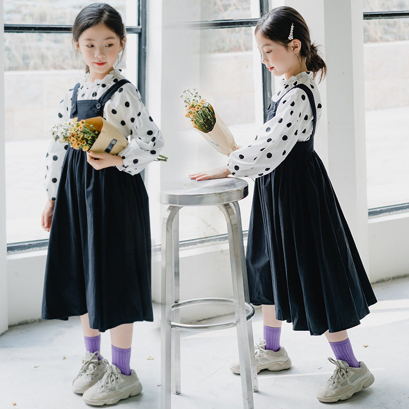 Inglées girls suit 2022 new cuddling bag skirts two sets nets red big children with big children over knee long skirts