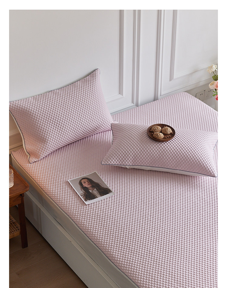 Класс A 2026 новая модель прохладный набор циновок из трех предметов из ледяного шелка летний матрас с простыней на резинке машинная стирка мягкая циновка для кондиционера