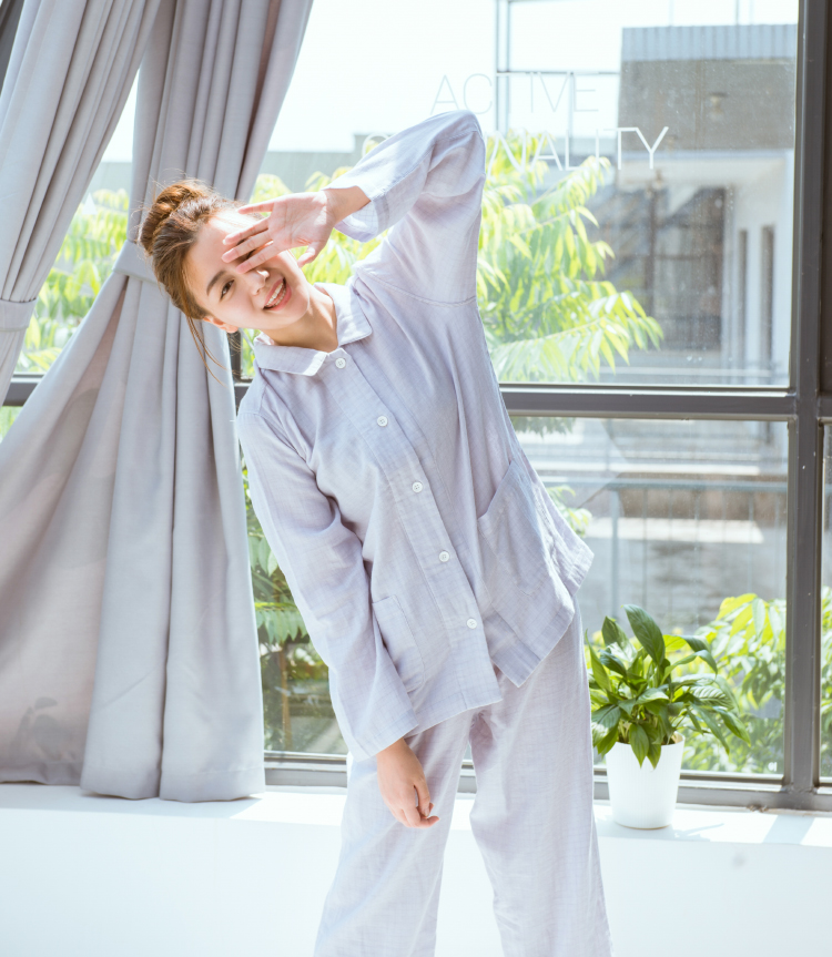 Bộ đồ ngủ gạc cotton hai lớp mùa xuân và mùa thu kẻ sọc nam kiểu dáng cotton Nhật Bản phù hợp với áo len đôi bộ đồ khủng log