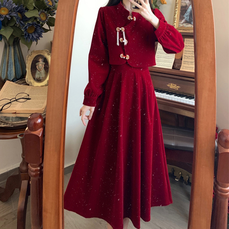 2026 Autumn/Winter New Style Buttoned Burgundy Dress Velvet Fake Two-Piece Set New Chinese Style Improved Cheongsam Mini Dress 2026 Autumn/Winter New Style Buttoned Burgundy Dress Velvet Fake Two-Piece Set New Chinese Style Improved Cheongsam Mini Dress