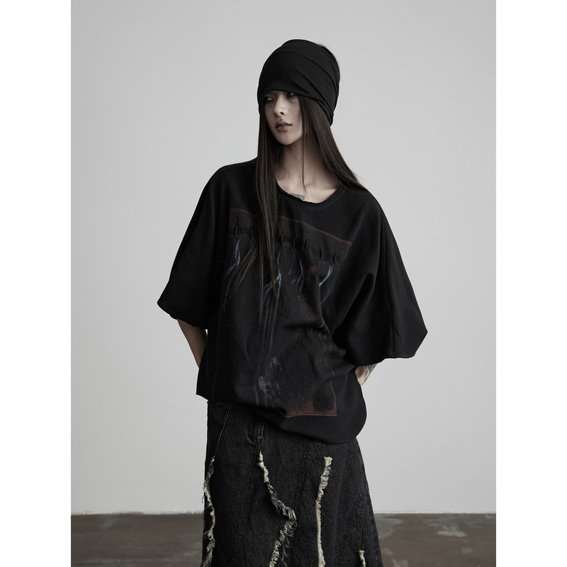 Indulge Fantasy Ruins·Cotton and Linen Dark Gothic Print Short Wide-Sleeve T-Shirt for Women, Loose and Breathable Top
