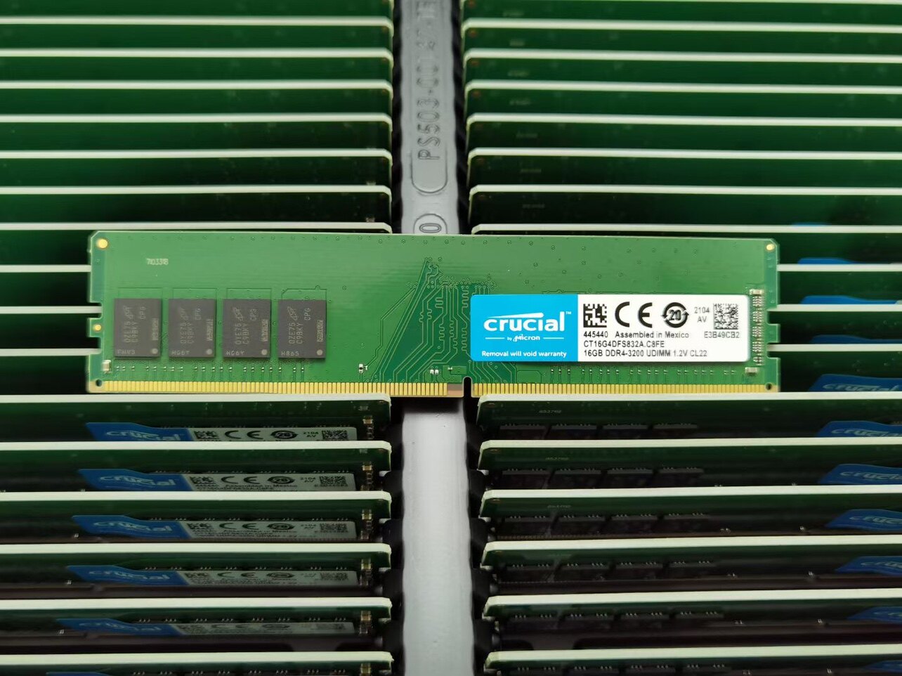 Melight Inwise up to DDR4 16G 3200 desktop computer memory strip table-type computer table style