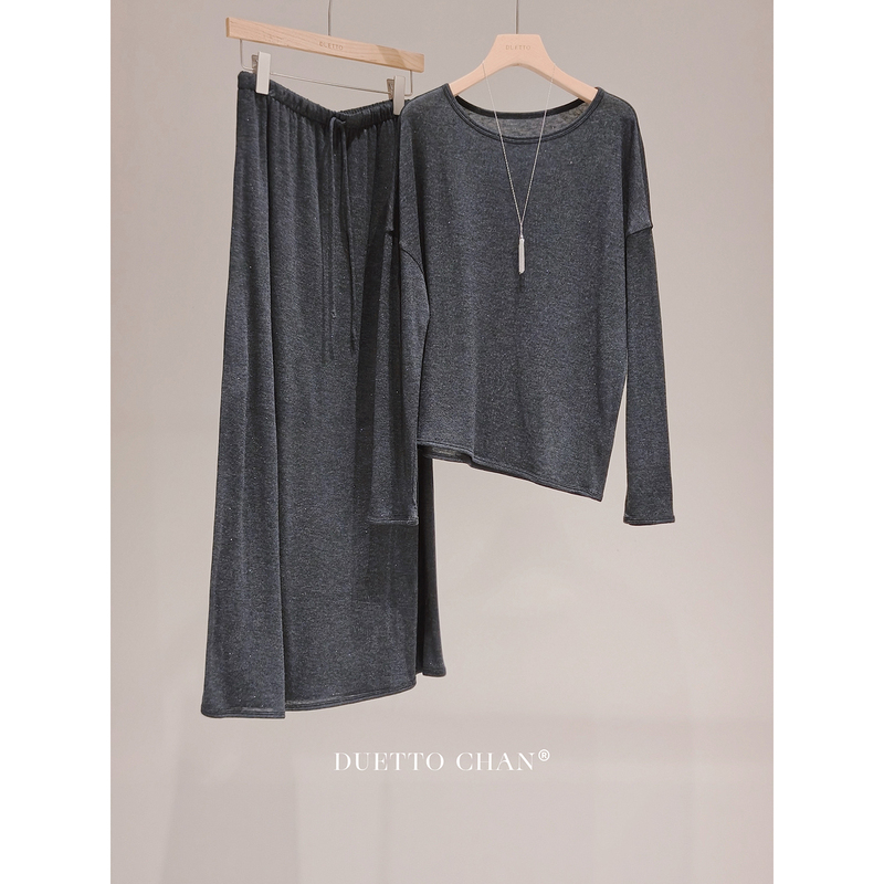 Duetto Quiet Realm Floating Light Fine Sparkle Lyocell Wool Elegant and Simple Knitted Long Sleeve/Skirt Set for Women