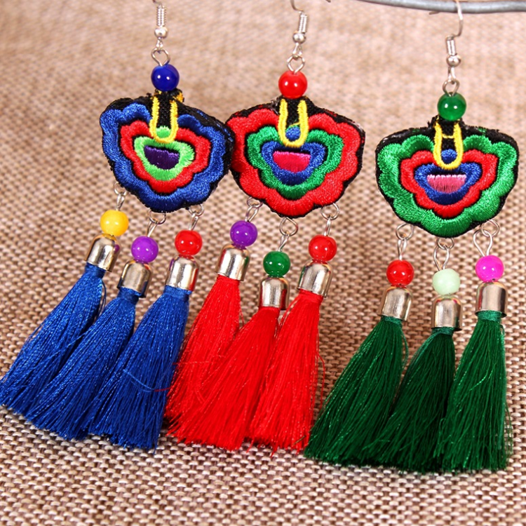 Yunnan Ethnic Wind Female Style Ornaments Embroidery Thread Flow Su Earrings China Red Beads Earrings For Leisure Retro Wind Wedding